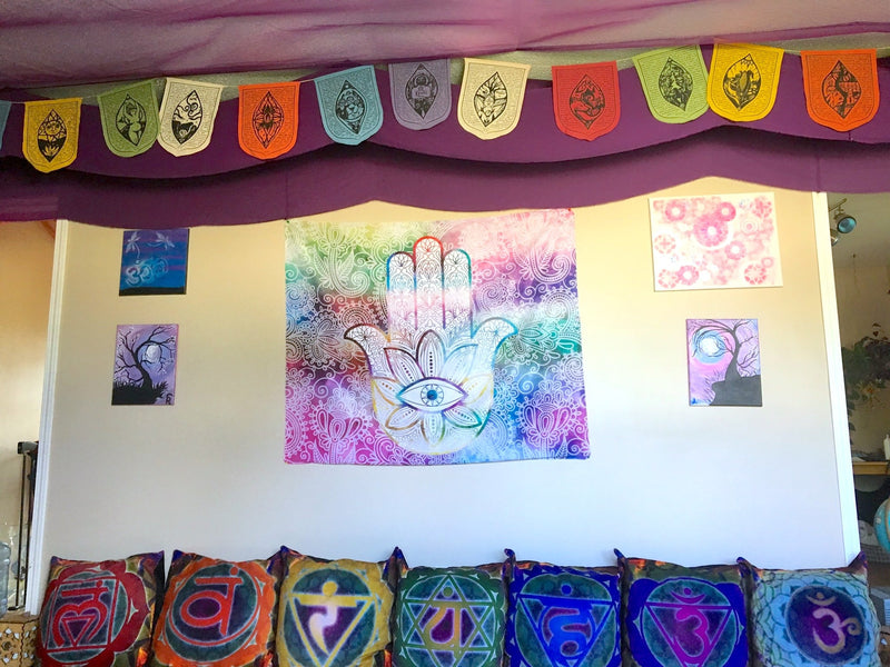 Pillows, Blankets & Bedding