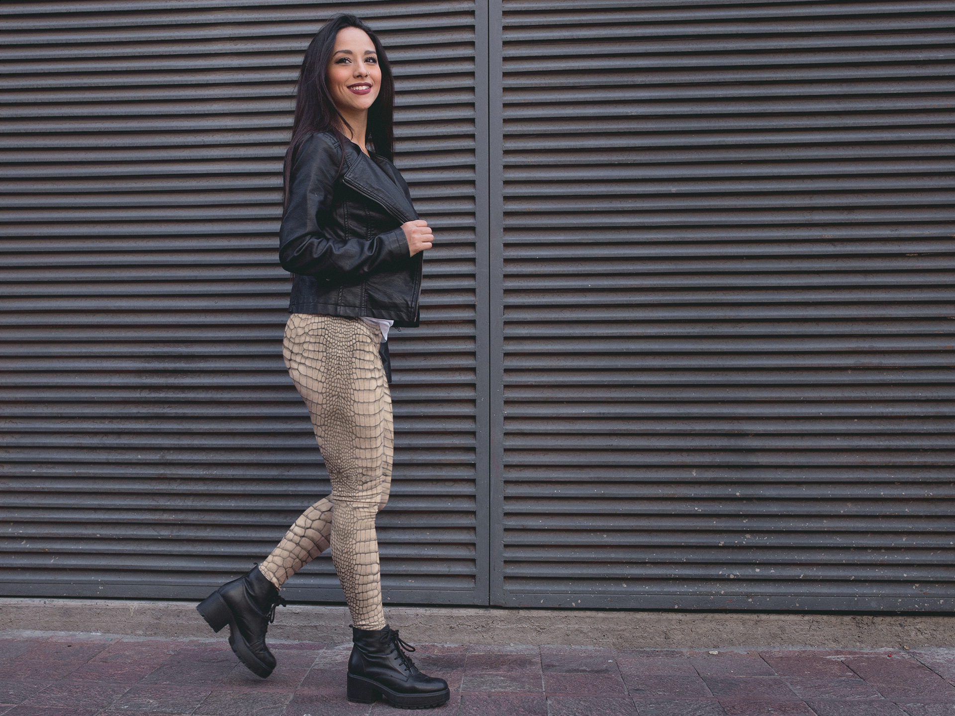 Desert Sand Dragon Crocodile Lizard Scales Yoga Leggings